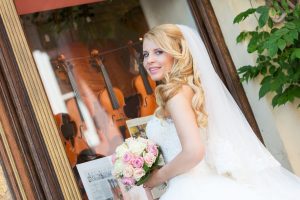 Brautpaarshooting Hochzeit Schaufenster